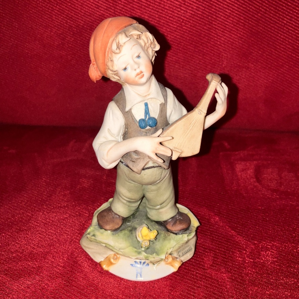 Capodimonte Minstrel Boy
